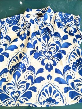 Ann Taylor Blue and White Floral Print Blouse NWT